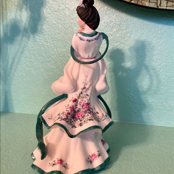 The Rose Princess by Lena Liu - Picture 4 of 8